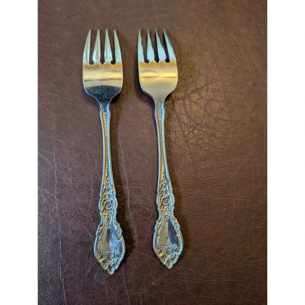 Oneida Wordsworth Stainless Flatware Salad Forks Set of 2 Ornate Floral Scroll